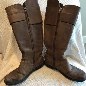 Born brown leather boots